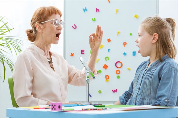 Speech therapy through lip movements